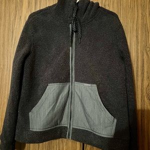 Jaanuu grey sherpa scrub jacket size small